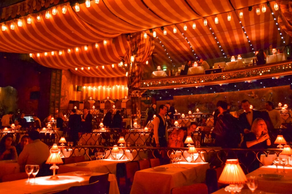 vale-a-pena-ir-a-um-show-no-moulin-rouge.jpg Vale a pena ir a um show no Moulin Rouge Paris
