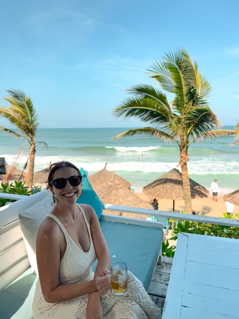 The Deckhouse Beach Club em An Bang Beach