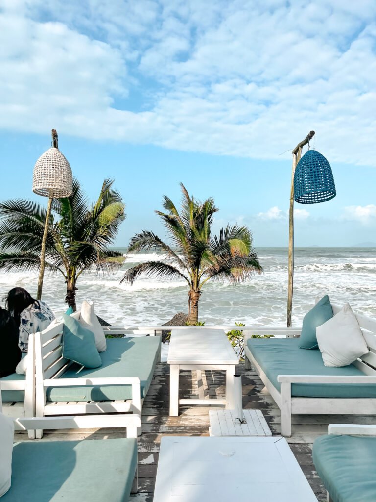 The Deckhouse Beach Club em An Bang Beach