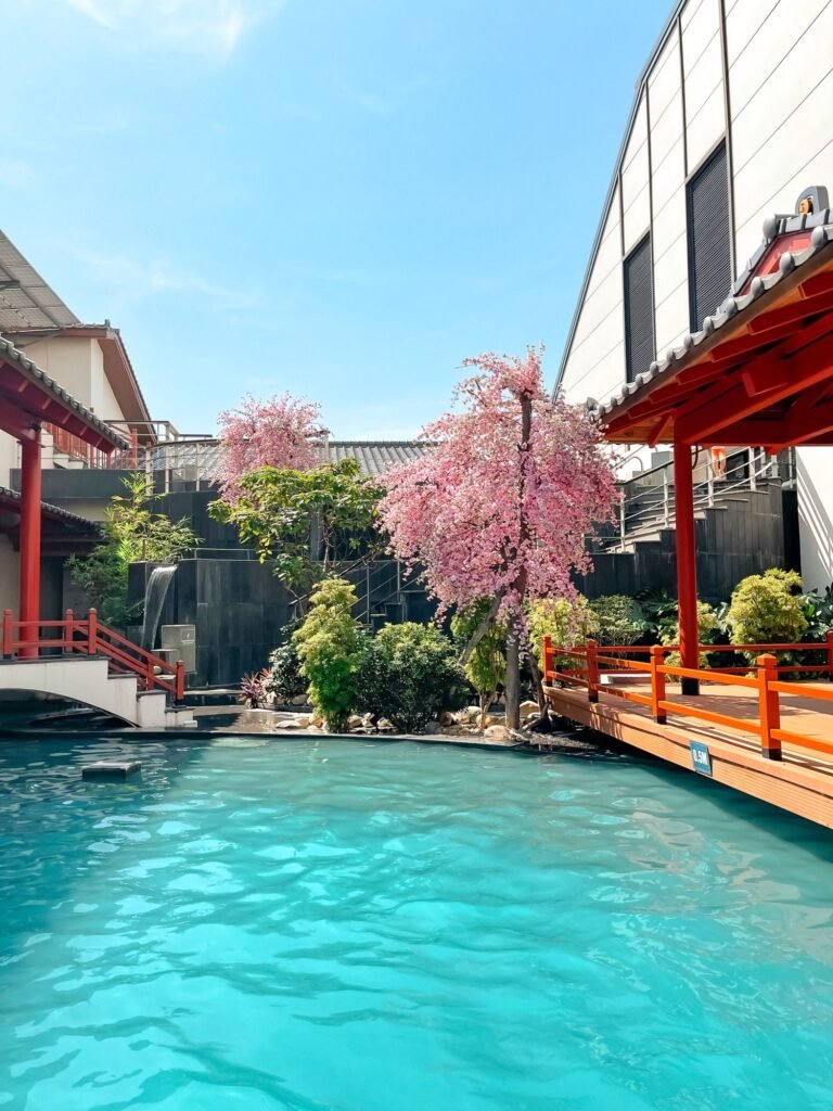 Onsen no Mikazuki Water Park 365